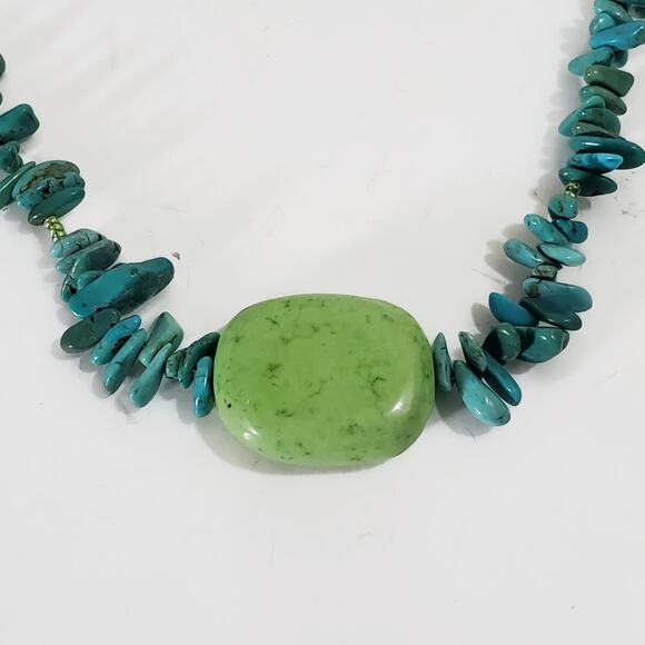 Turquoise Chip Green Stone Bead Pendant Sterling Silver Leaf Clasp Necklace - Picture 4 of 8